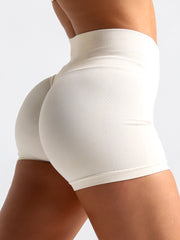 WS24 Core Scrunch Shorts#colour_vanilla